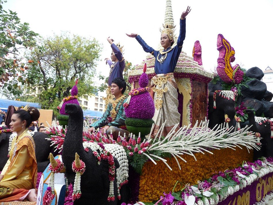 Праздник в тайланде в феврале. Чиангмай Flower Festival. Тайланд праздник цветов. Праздник цветов в Таиланде 2023г. Тайланд фестиваль.
